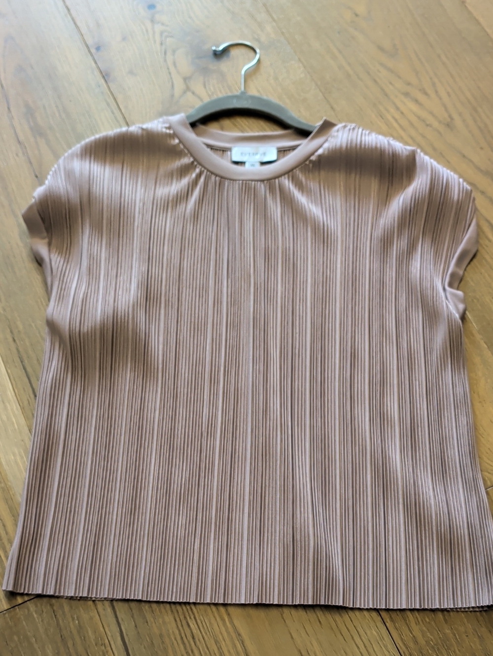 Evereve Pleated Crewneck Blouse in Taupe